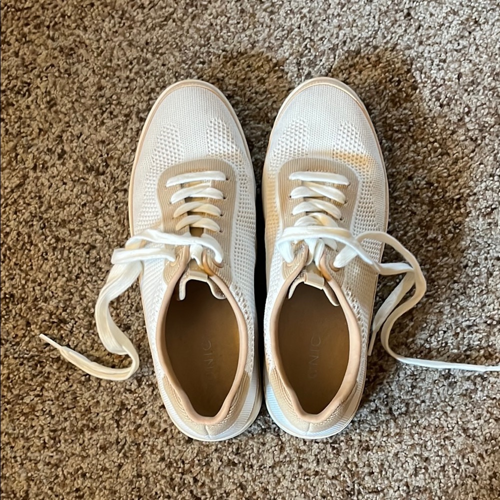 Vionic Women's Cream Sneakers